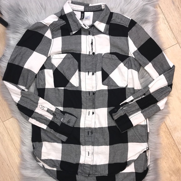 H&M Tops - H&M Black Plaid Shirt